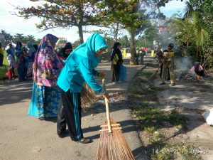 Tanjung Mutiara Bersih-Bersih Sambut HUT RI KE-73