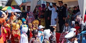 Ribuan Warga Padati Pawai Allegoris di Baso