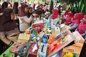 SDN 63 Surabayo Gelar Pameran Mini Hasil Daur Ulang Sampah