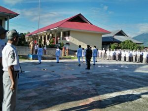Camat Sungai Pua Pembina Upacara di SMAN 1