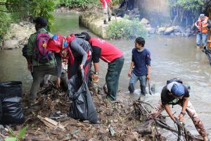 Warga Dilarang Buang Sampah Sembarangan
