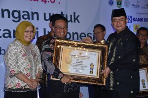 Kemenpar RI Anugerahkan Peduli Wisata Awards 2018 Pada Kabupaten Agam