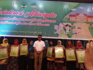 Delapan Sekolah di Agam Terima Penghargaan Adiwiyata