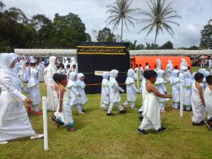 800 Anak TK di Ampek Angkek Ikuti Peragaan Manasik Haji