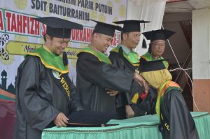 61 Murid SDIT Baiturrahim Ikuti Wisuda Tahfidz Al-Quran