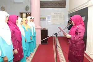 Tingkatkan Koordinasi dan Komunikasi, Ketua TP PKK Agam Lantik 13 Pengurus FKD