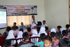 Diskominfo Agam Sosialisasikan Berinternet Sehat Kepada Pelajar