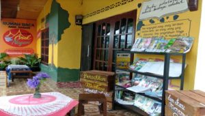 Memetik Inspirasi dari Sry Eka Handayani, Penggiat Literasi Rumah Baca Anak Nagari