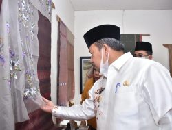 Kegiatan Workshop Kriya Wasta Ditutup, Bupati Andriwarman : Menenun -Menyulam Perlu Kesabaran
