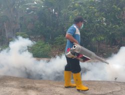 Antisipasi DBD, Dinkes Agam Fogging Rumah Warga