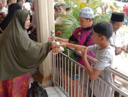 Jumat Berkah, Peruga 92 Sahati Bagikan Makanan Gratis&nbsp;&nbsp;