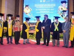 Bupati Agam Hadiri Pengukuhan H. Fahmi Idris, Sandang Gelar Profesor Kehormatan UNP