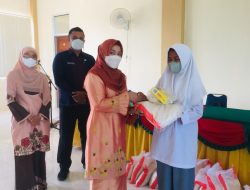 LKKS Agam Salurkan 60 Paket Lebaran Untuk Lansia dan Anak Yatim&nbsp;