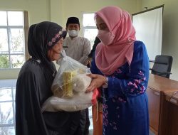 LKKS Agam Salurkan Paket Sembako Kepada Anak Yatim dan Lansia&nbsp;