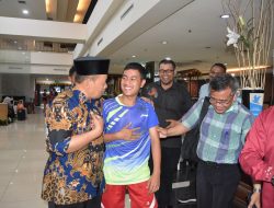 Berlaga di Piala Presiden, Bupati Semangati Pebulu Tangkis Asal Agam