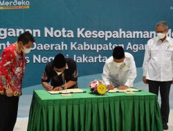 Pacu Peningkatan SDM, Bupati Agam-Rektor UNJ Teken MoU