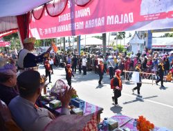 Pawai Alegoris Meriah, Bupati Agam: Momentum Promosi Wisata dan Meningkatkan Ekonomi Kreatif