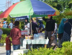 Pawai Alegoris Bawa Berkah Bagi Ratusan Pedagang Dadakan