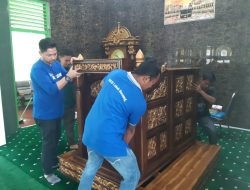 Dukung Kenyamanan Ibadah, Yulia Furniture Sumbang Mimbar Mesjid Agung Nurul Fallah