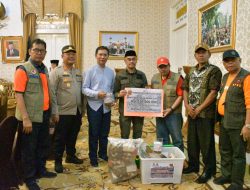 Salurkan Bantuan Korban Gempa Cianjur, Bupati: Warga Agam Ikut Berduka