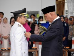 Ekos Albar Dilantik Sebagai Wawako Padang, Bupati Agam Ucapkan Selamat