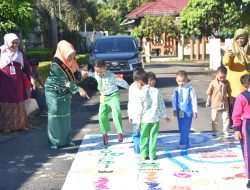 Bunda PAUD Agam Monitoring PBM 4 Sekolah di Lubuk Basung