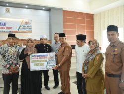 Ratusan Mustahik di Agam Terima Program Agam Cerdas dan Agam Sehat