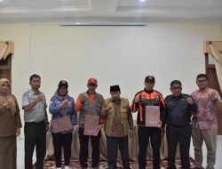 Serahkan piagam Kepada Relawan Bencana, Ini Ungkap Bupati Agam