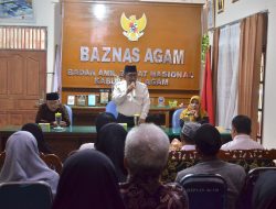 Salurkan Zakat, Bupati Agam : Jangan Ada Masyarakat Yang Tak Terperhatikan