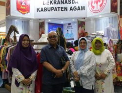 Sekda Agam Senang, Stand Pemeran Dekranasda Agam Ramai Pembeli