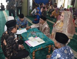 Bupati Agam Jadi Saksi Nikah Deni Rahmi dan Irsyat Dunas