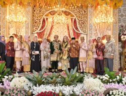 Hadiri Resepsi Pernikahan, Bupati Agam Doakan Samawa