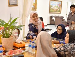 Ramadan Penuh Berkah, Ny. Yenni Andri Warman Undang Keluarga Buka Bersama.