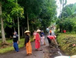 Jelang Ramadan 1445 H, Masyarakat Sungai Cubadak Gelar Aksi Bersih