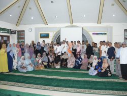Bupati Agam Hadiri Wirid Pengajian Grup Tarak Tacin Alumni SMAN 1 Bukittinggi 