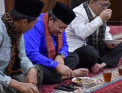 Bersafari Ramadan ke Panampuang, Bupati Agam Disuguhi Kolak Pisang