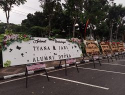 Sekda Agam Baralek, Pengusaha Papan Bunga Dibanjiri Orderan