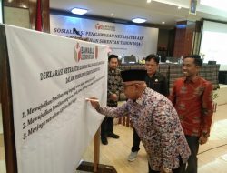 Sekda Agam Pimpin Pembacaan Ikrar Netralitas ASN dan Walinagari Pada Pemilihan Serentak 2024