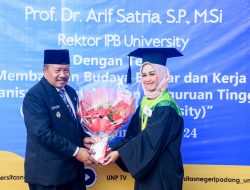 Bupati Agam Berikan Ucapan Selamat kepada Guru yang Kuliah S2 di UNP