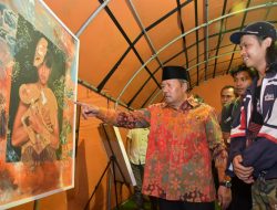 Tinjau Pameran Lukisan Yang Digagas D’Palano Art, Bupati Agam : Sangat Menarik
