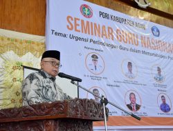 Seminar Guru Nasional, Sekab Agam : Tingkatkan Kompetensi Perbaiki Kualitas Pendidikan