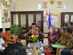 Bupati Agam dan Gubernur Sumatera Barat Bahas Pembentukan Perhimpunan Keluarga Agam-Bukittinggi (PERKAB)