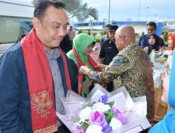 Wakil Bupati Agam Disambut Hangat di Bandara Internasional Minangkabau