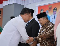 Tangis Haru Warnai Sertijab Bupati Agam, Kebersamaan Dengan Andri Warman Begitu Kuat