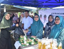 Ketua TP PKK Agam Tinjau Pasar Pangan Murah di Kecamatan Palembayan