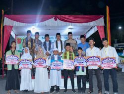 Sekda Agam Serahkan Hadiah Juara Lomba Pawai Takbiran