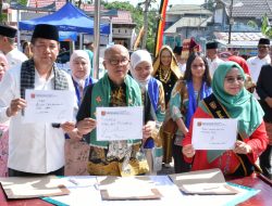Kang Maman dan Tokoh Agam Tulis Pesan Bijak : Pustaka Adalah Pusaka