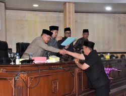 Bupati Agam Dengarkan Pandangan Umum Fraksi DPRD Tentang Ranperda Penyelenggaraan Cadangan Pangan
