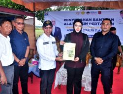 Kelompok Tani Di Agam Terima Bantuan Alsintan Dari Anggota DPR RI