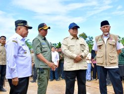 Bupati Beni Warlis Dampingi Presiden Prabowo Tinjau Korban Terdampak Bencana di Kayu Pasak Palembayan